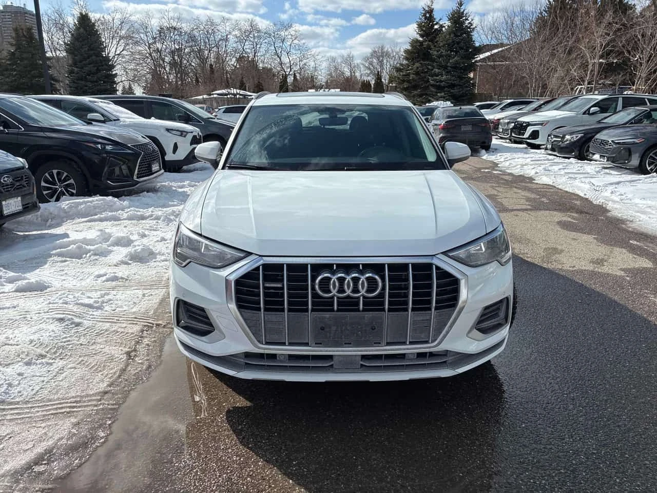 Audi Q3 * Komfort * CARFAX * ПАНОРАМА * KEYLESS * ПОДГРЕВИ, снимка 6 - Автомобили и джипове - 53826545