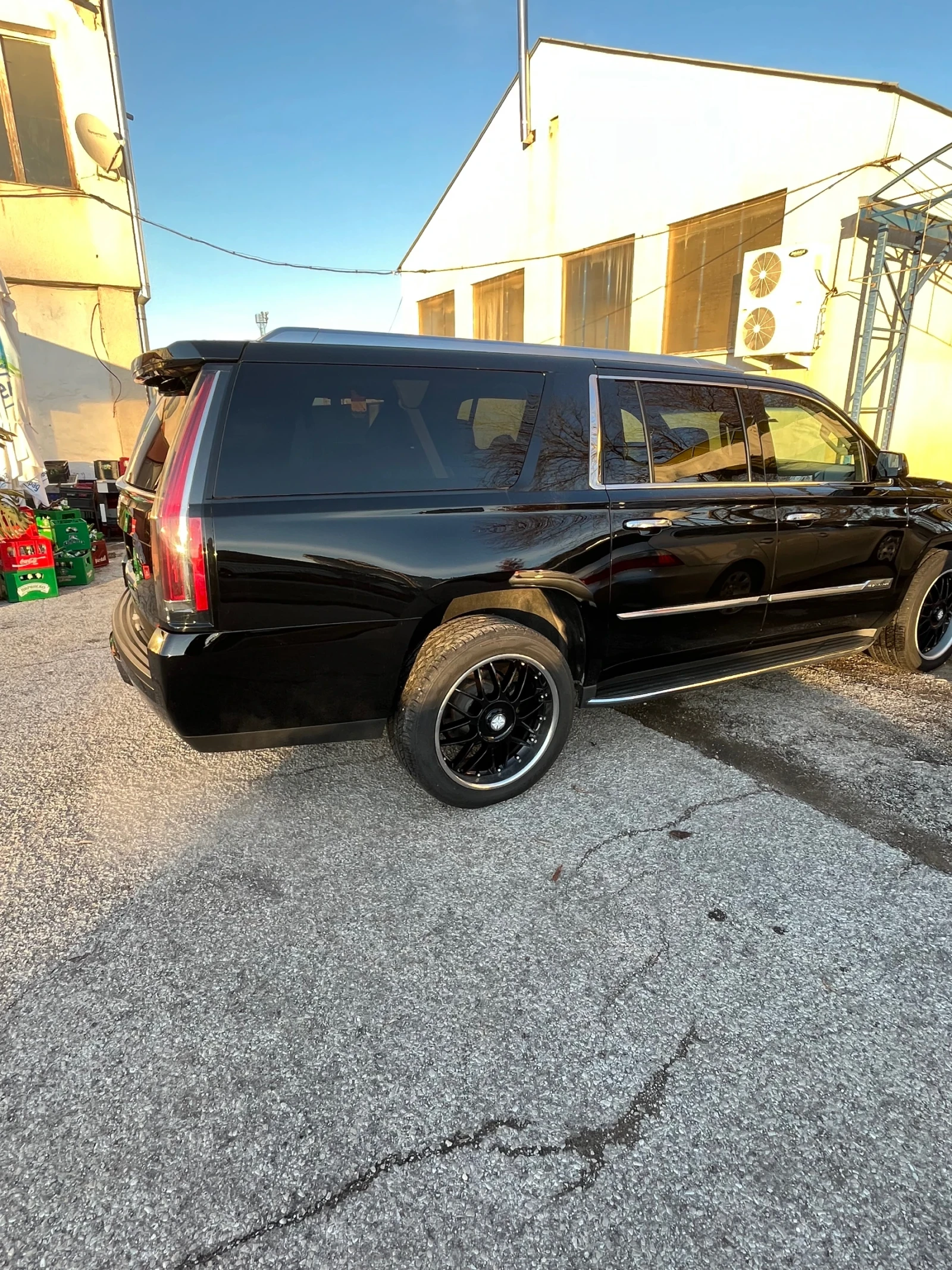 Cadillac Escalade, снимка 3 - Автомобили и джипове - 53907716