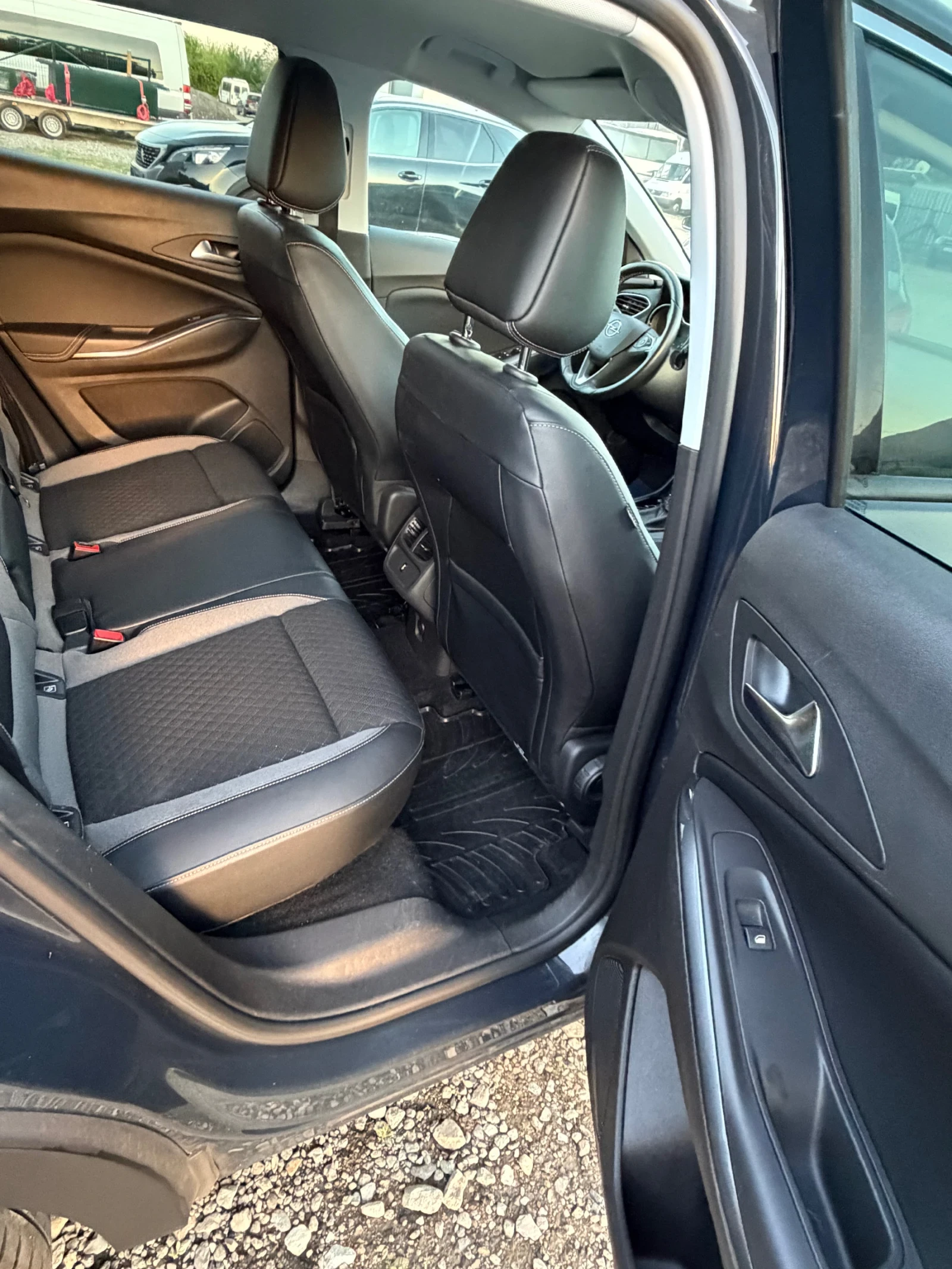 Opel Grandland X 1, 6 DIESEL-AUTOMATIC , снимка 11 - Автомобили и джипове - 54335690