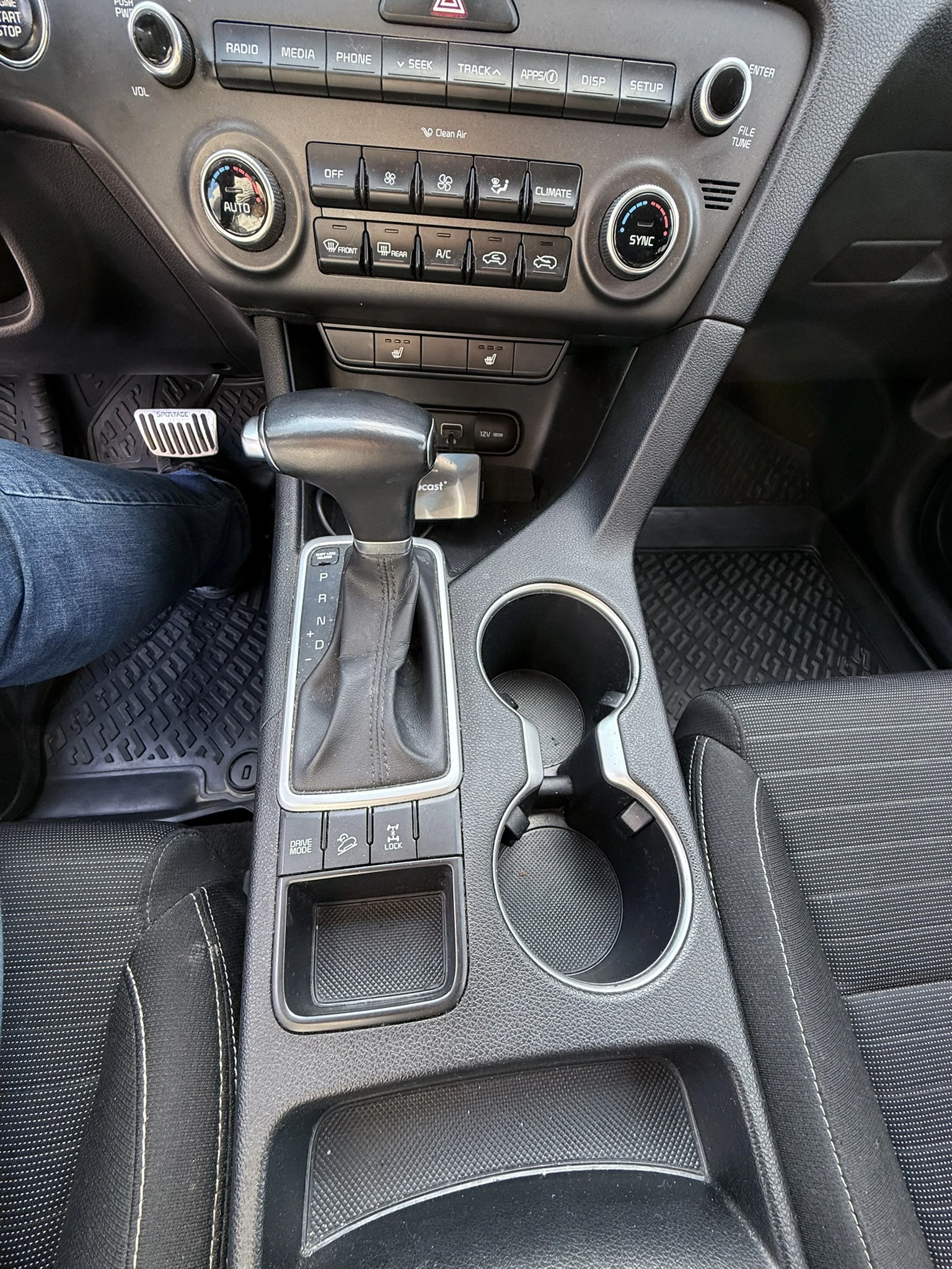 Kia Sportage, снимка 9 - Автомобили и джипове - 54420573