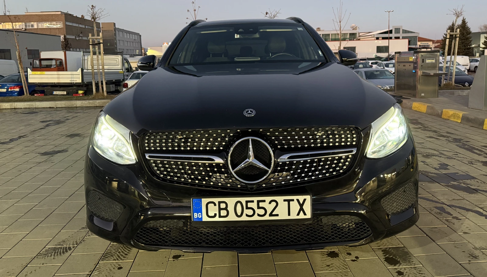 Mercedes-Benz GLC 350 4MATIC | Панорама | Печка | CarPlay | Обслужен, снимка 2 - Автомобили и джипове - 54602734