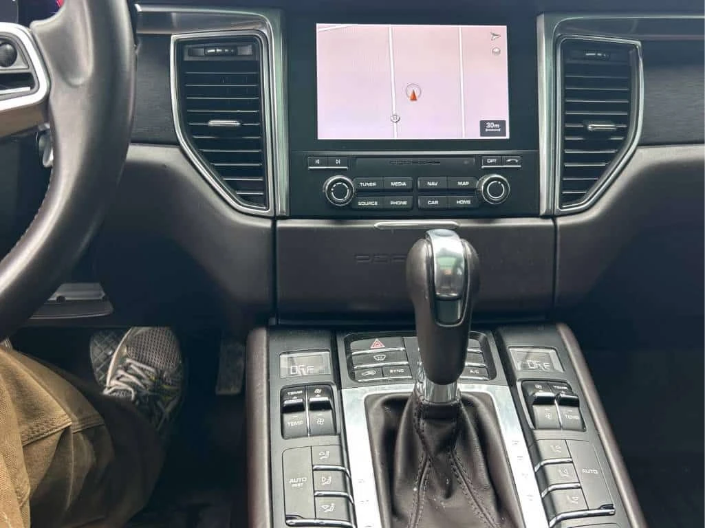 Porsche Macan * GTS * CARFAX * ОПЦИЯ ЗА ФИНАНСИРАНЕ, снимка 13 - Автомобили и джипове - 54948312