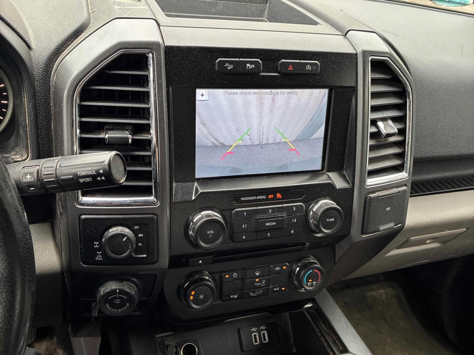 Ford F150 * 4WD SuperCab 145" * CARFAX * БЕЗ ПЪРВОНАЧАЛН, снимка 9 - Автомобили и джипове - 55911891