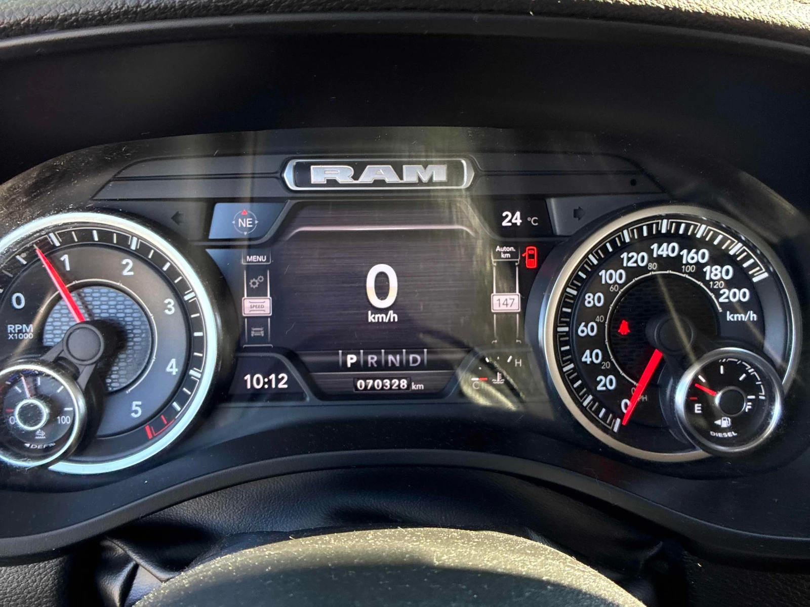 Dodge RAM 1500 * Laramie * CARFAX * ЦЕНА ДО БГ, снимка 9 - Автомобили и джипове - 55972498