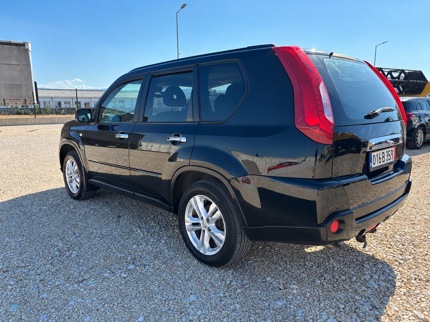 Nissan X-trail 2.0 ДИЗЕЛ 4х4 КАМЕРА/ПАНОРАМА, снимка 4 - Автомобили и джипове - 56251522