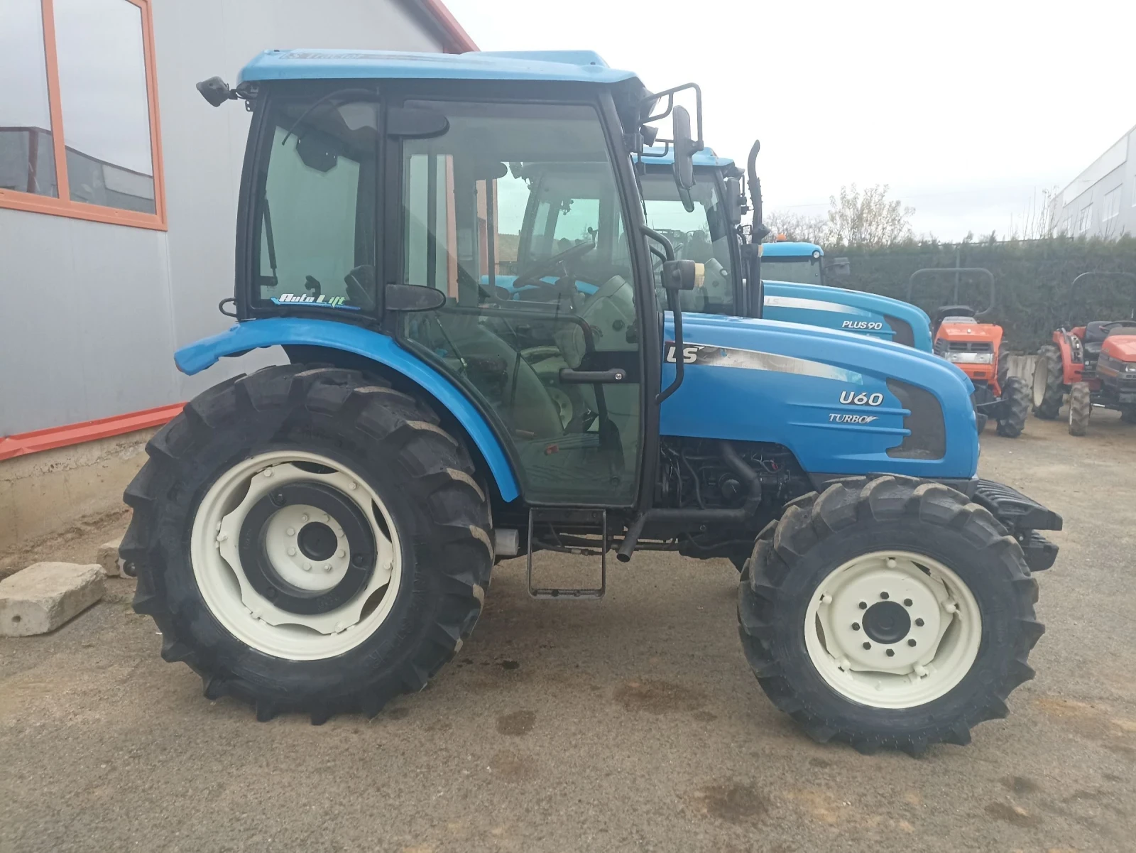 Трактор LS U 60 - изображение 2