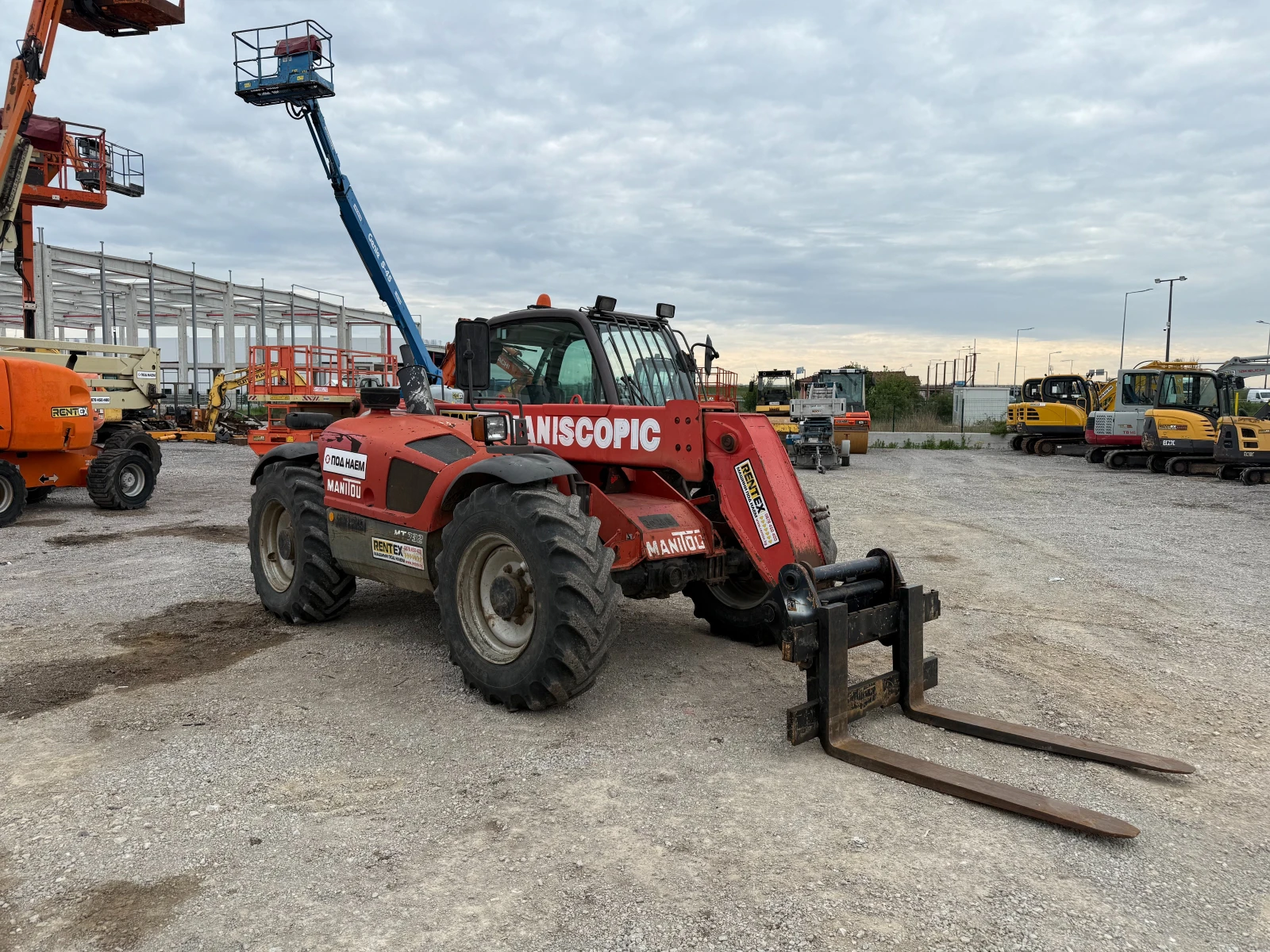 Телескопични товарачи Manitou MT732 - изображение 4