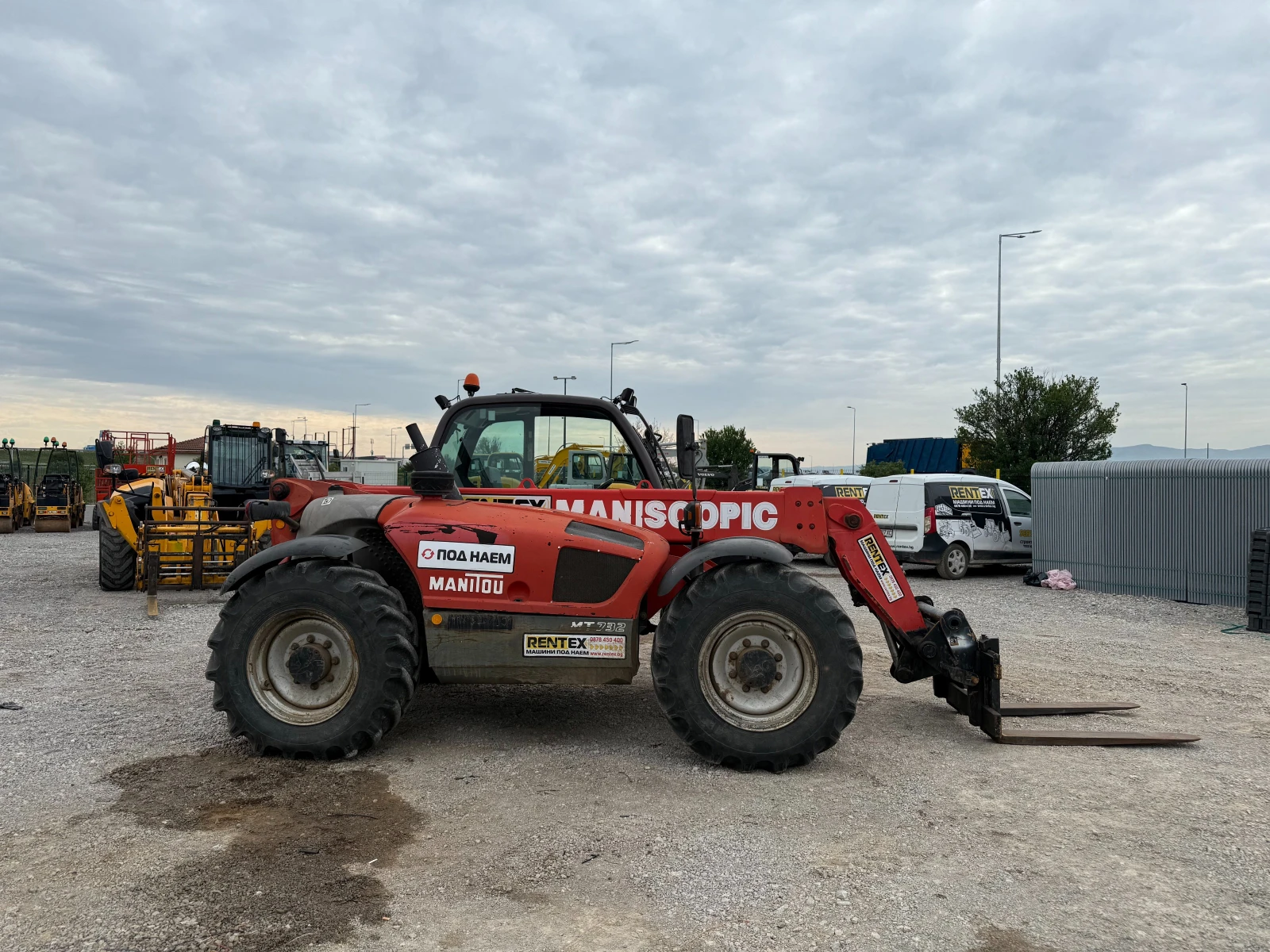 Телескопични товарачи Manitou MT732 - изображение 5