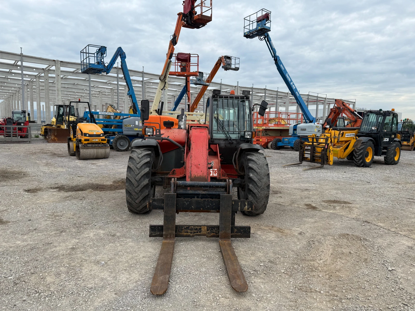 Телескопични товарачи Manitou MT732 - изображение 3