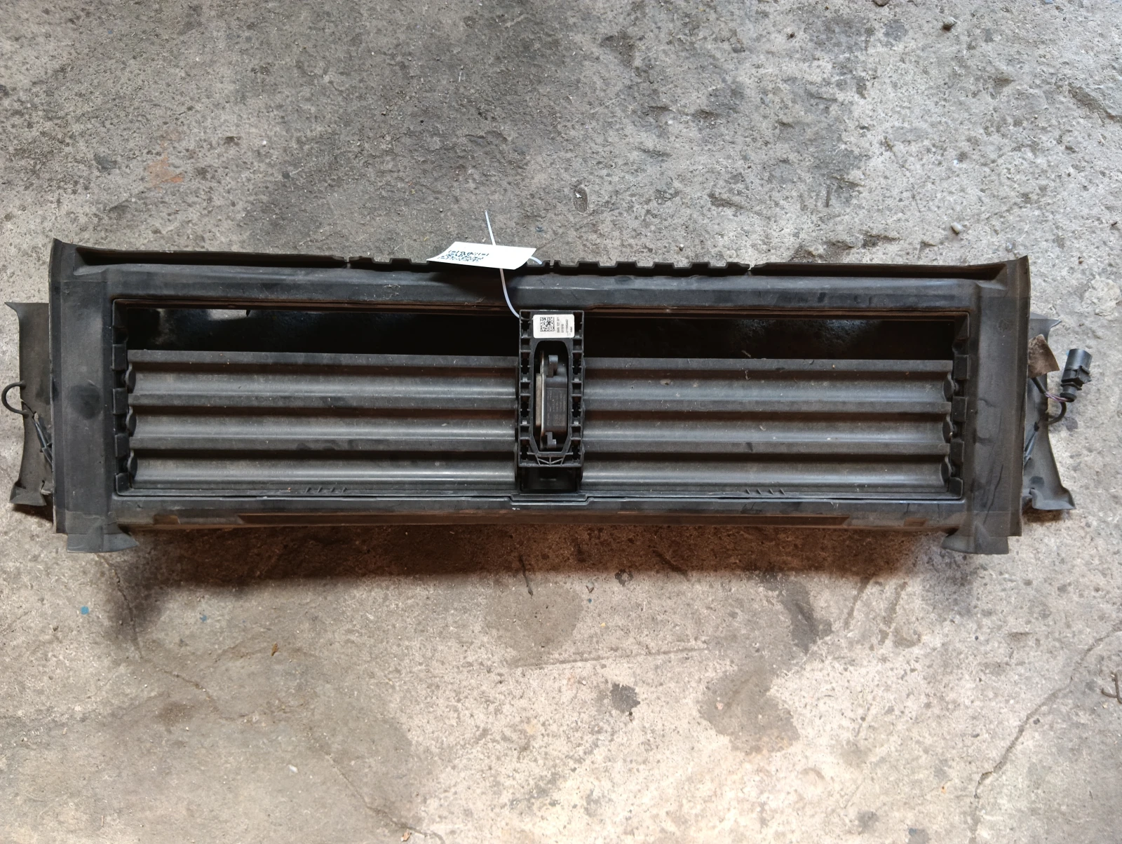 въздуховод клапа 8W0122321 8W0122327 8W0122327A 2.0TDI  Audi A4