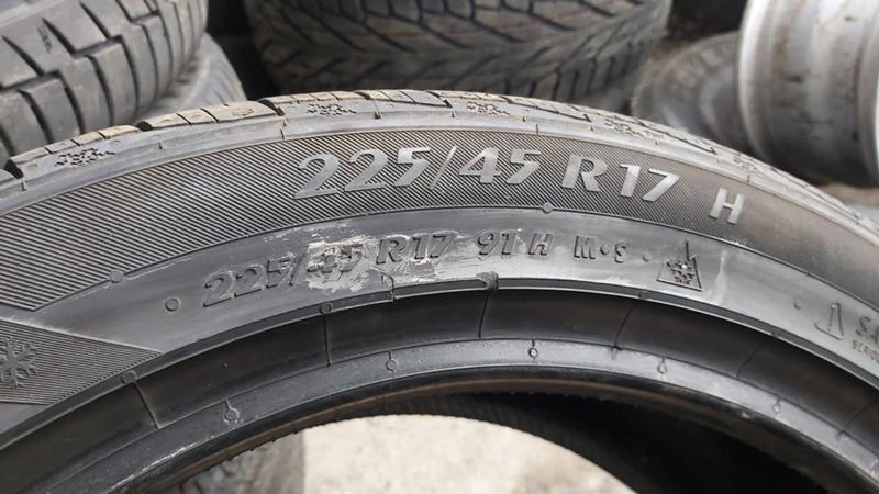 Гуми Зимни 225/45R17, снимка 7 - Гуми и джанти - 28488122