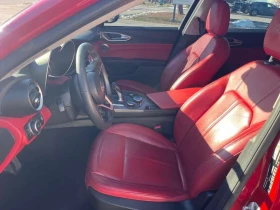 Alfa Romeo Giulia * TI! HIGHLY OPTIONED! * CARFAX * ЦЕНА ДО БГ, снимка 4