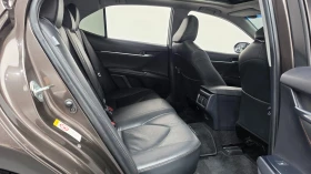 Toyota Camry 2.5 XV70, снимка 10