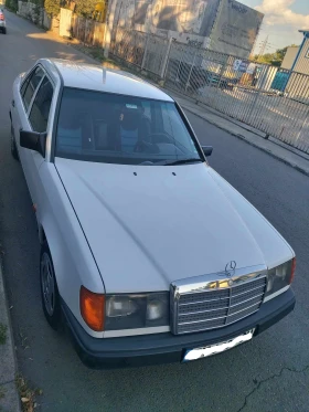 Mercedes-Benz 200 E, снимка 1