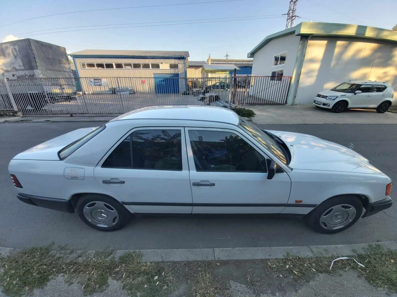 Mercedes-Benz 200 E, снимка 4 - Автомобили и джипове - 46877108