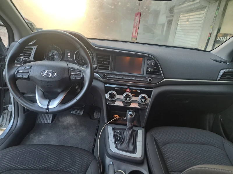 Hyundai Elantra 2.0, снимка 5 - Автомобили и джипове - 48844442