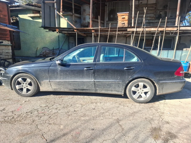 Mercedes-Benz E 220 CDI, снимка 3 - Автомобили и джипове - 49402972