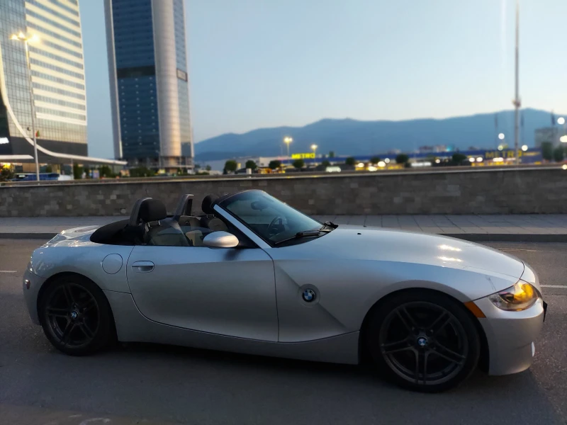 BMW Z4, снимка 2 - Автомобили и джипове - 52358437