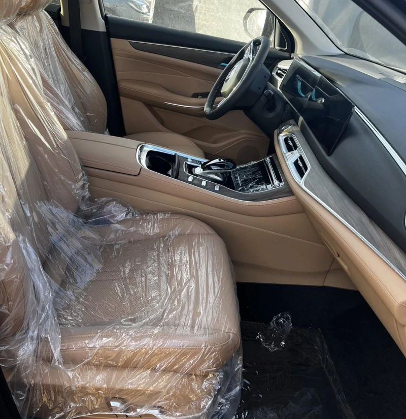 DONGFENG E5 Plug in, снимка 4 - Автомобили и джипове - 51287317