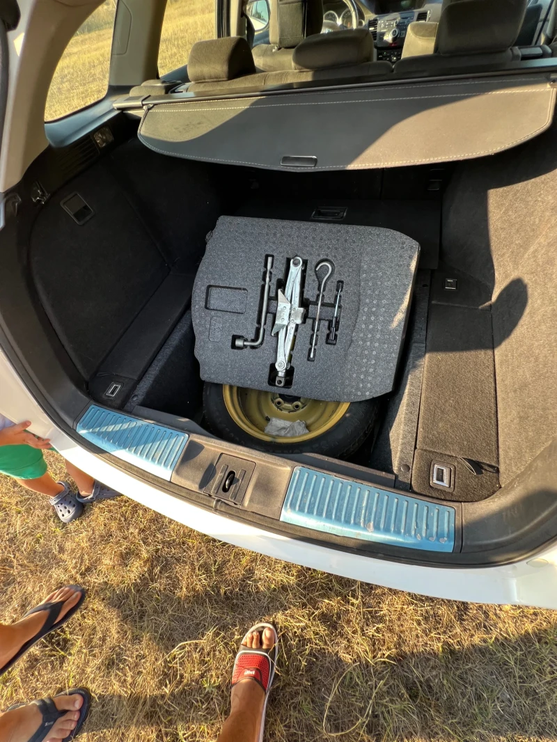 Honda Accord 2.2 i-DTEC, снимка 12 - Автомобили и джипове - 52638491