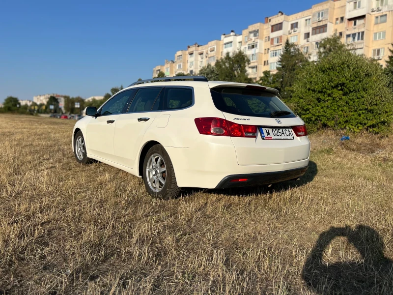 Honda Accord 2.2 i-DTEC, снимка 4 - Автомобили и джипове - 52638491