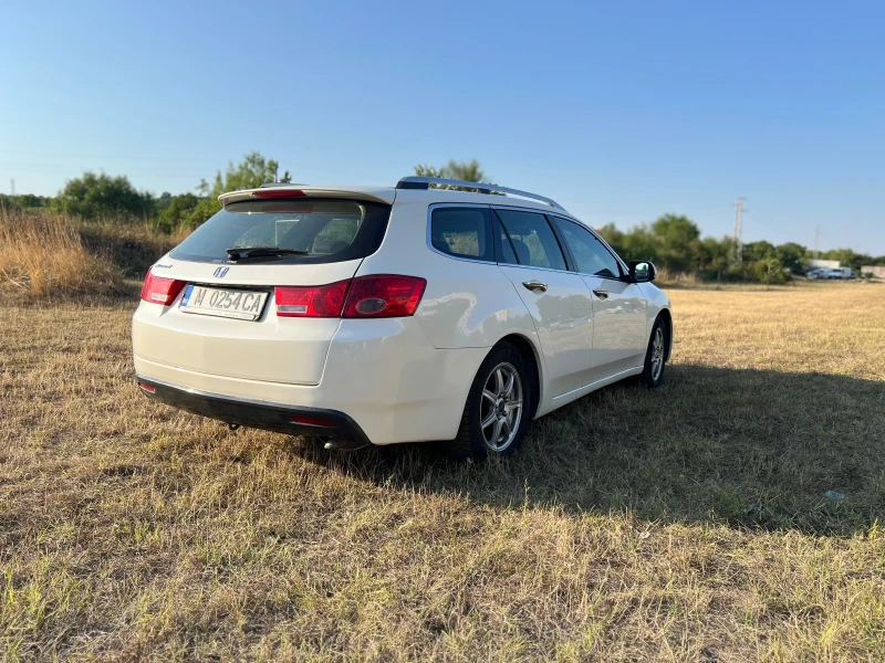 Honda Accord 2.2 i-DTEC, снимка 3 - Автомобили и джипове - 52638491