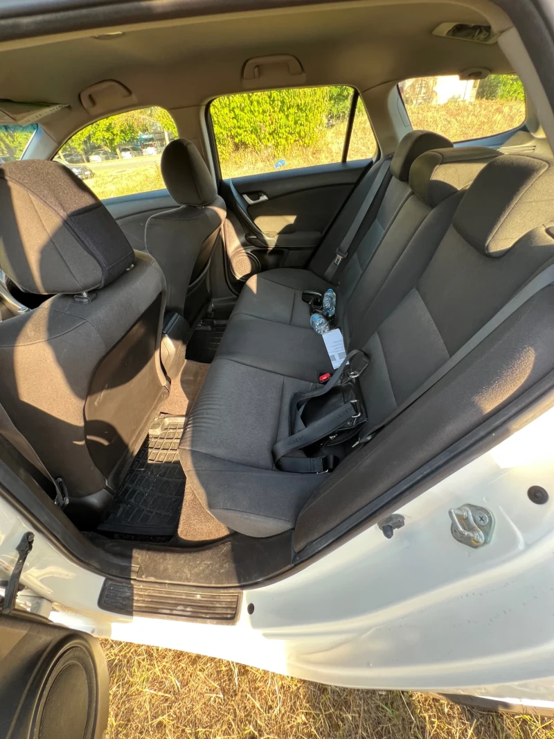 Honda Accord 2.2 i-DTEC, снимка 8 - Автомобили и джипове - 52638491