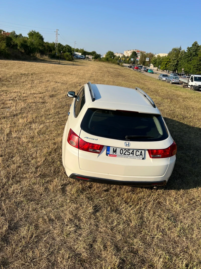 Honda Accord 2.2 i-DTEC, снимка 5 - Автомобили и джипове - 52638491