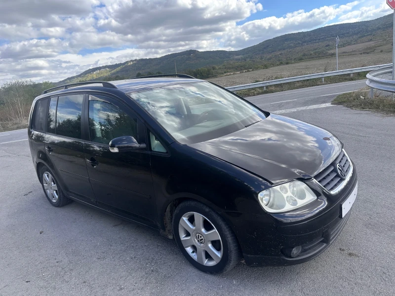 VW Touran 2.0 tdi, снимка 3 - Автомобили и джипове - 51862871