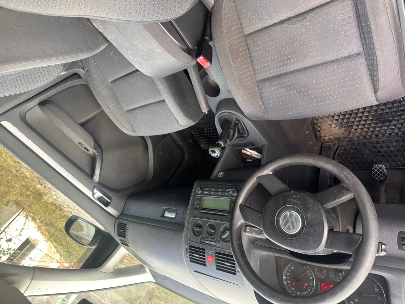 VW Touran 2.0 tdi, снимка 7 - Автомобили и джипове - 51862871