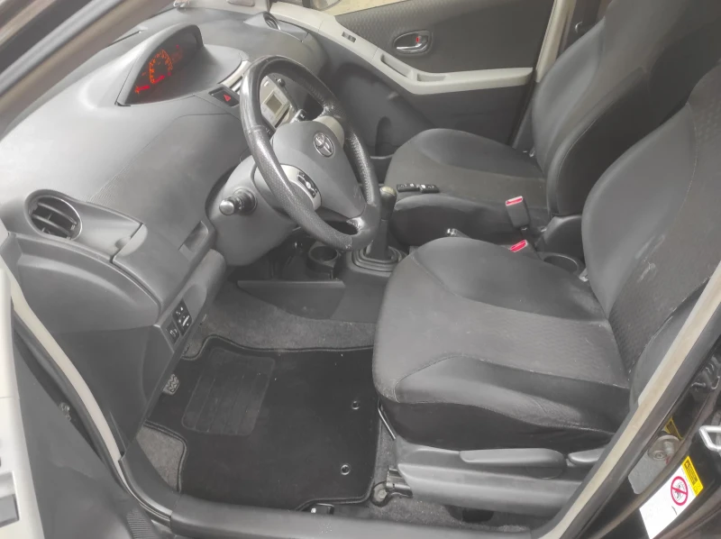 Toyota Yaris 1.8 TS Швейцария!, снимка 6 - Автомобили и джипове - 52509966