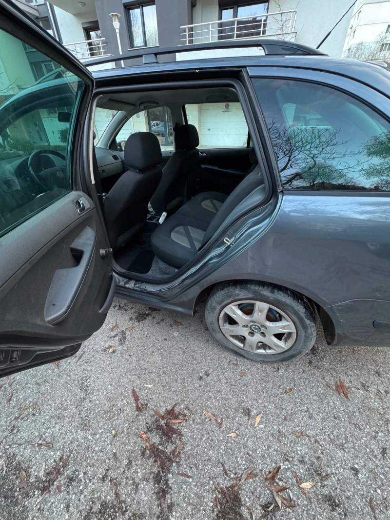 Skoda Fabia Фабричен газов инжекцион, снимка 8 - Автомобили и джипове - 52884957