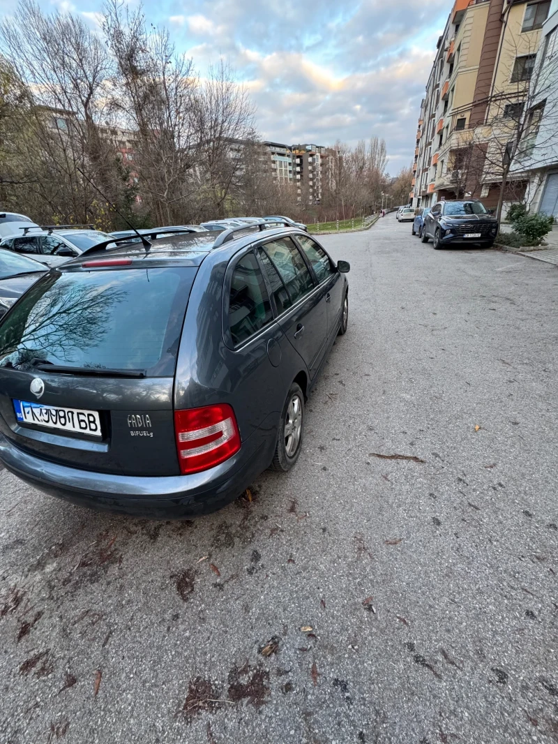Skoda Fabia Фабричен газов инжекцион, снимка 10 - Автомобили и джипове - 52884957
