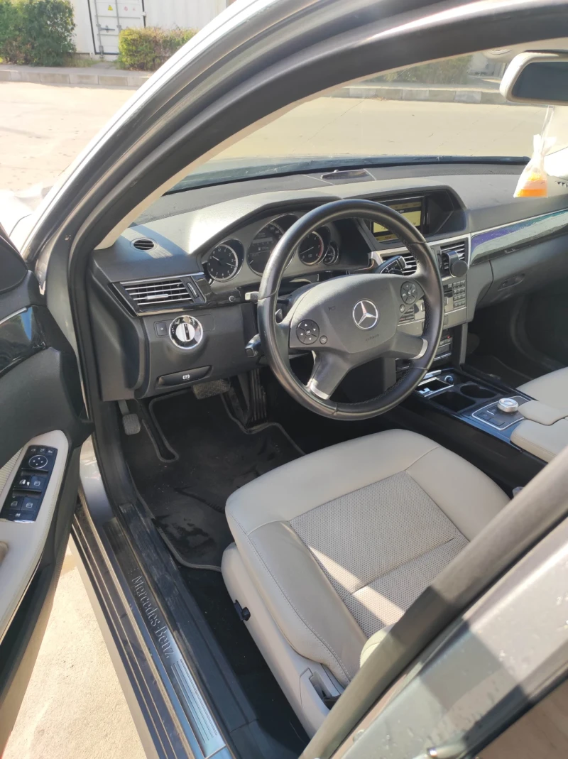Mercedes-Benz E 350, снимка 2 - Автомобили и джипове - 53157146
