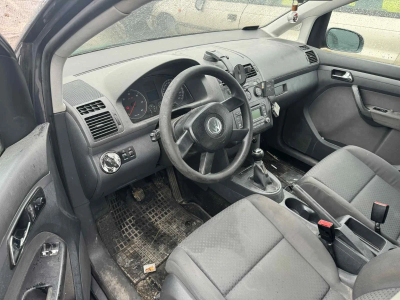 VW Touran 1.9 TDI, снимка 6 - Автомобили и джипове - 53271728