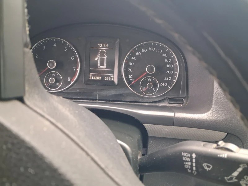 VW Touran, снимка 9 - Автомобили и джипове - 53287061