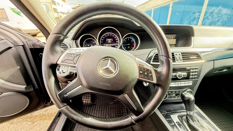 Mercedes-Benz C 220, снимка 5 - Автомобили и джипове - 55242351