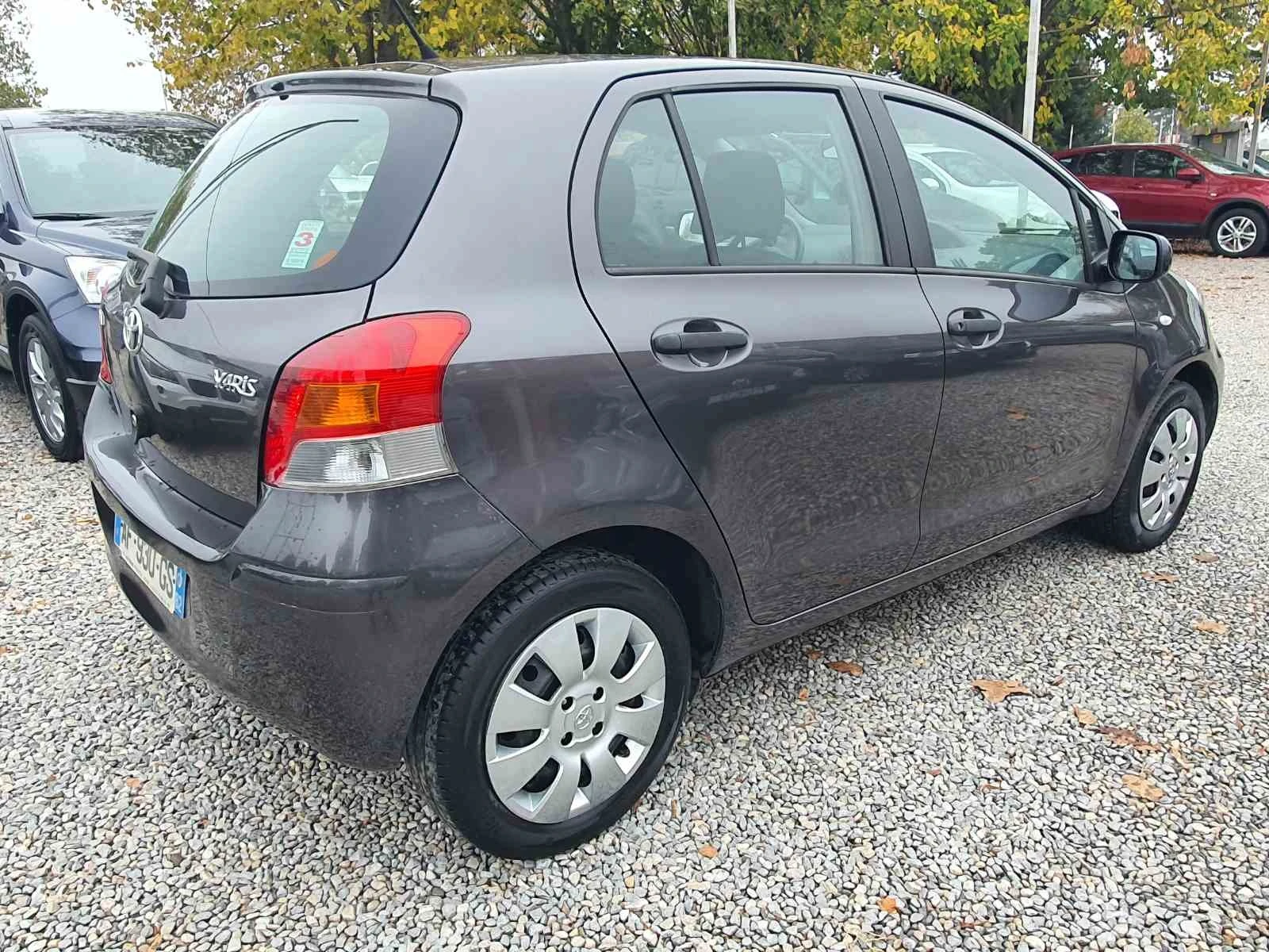 Toyota Yaris 1.3i 6ск. УНИКАТ  - изображение 4