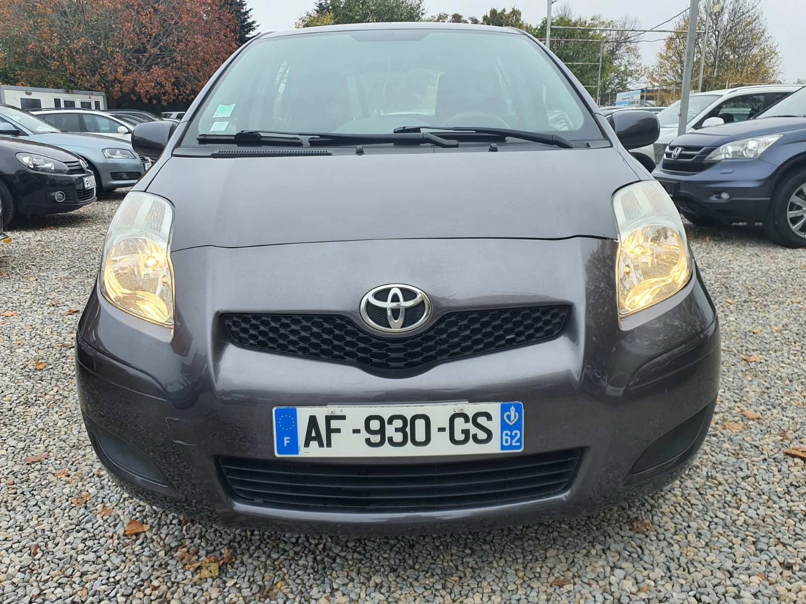 Toyota Yaris 1.3i 6ск. УНИКАТ  - изображение 2