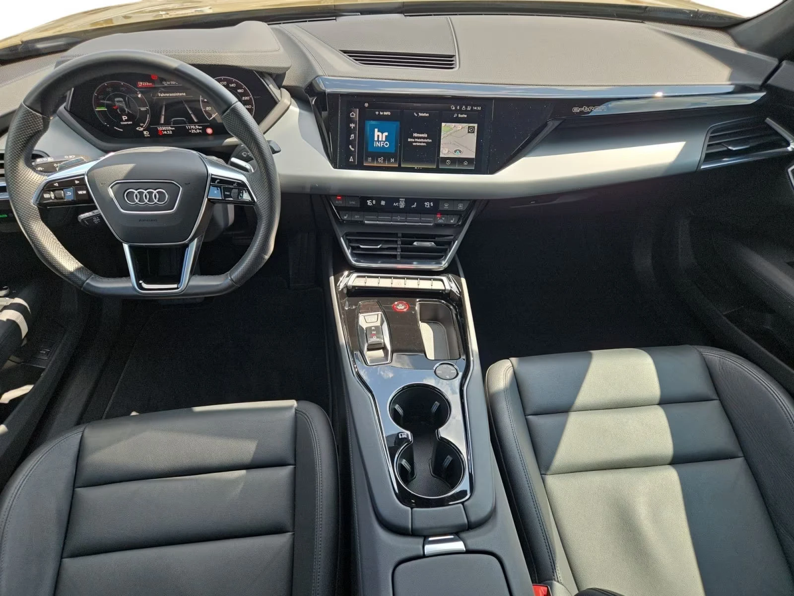 Audi E-Tron GT QUATTRO/476HP/360/MATRIX/NAVI/PANO/763v | Mobile.bg   10