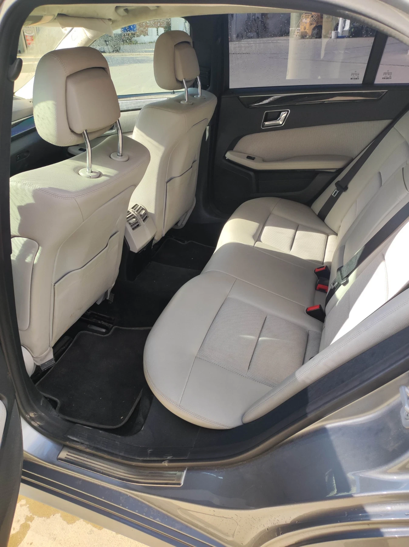 Mercedes-Benz E 350  - изображение 4