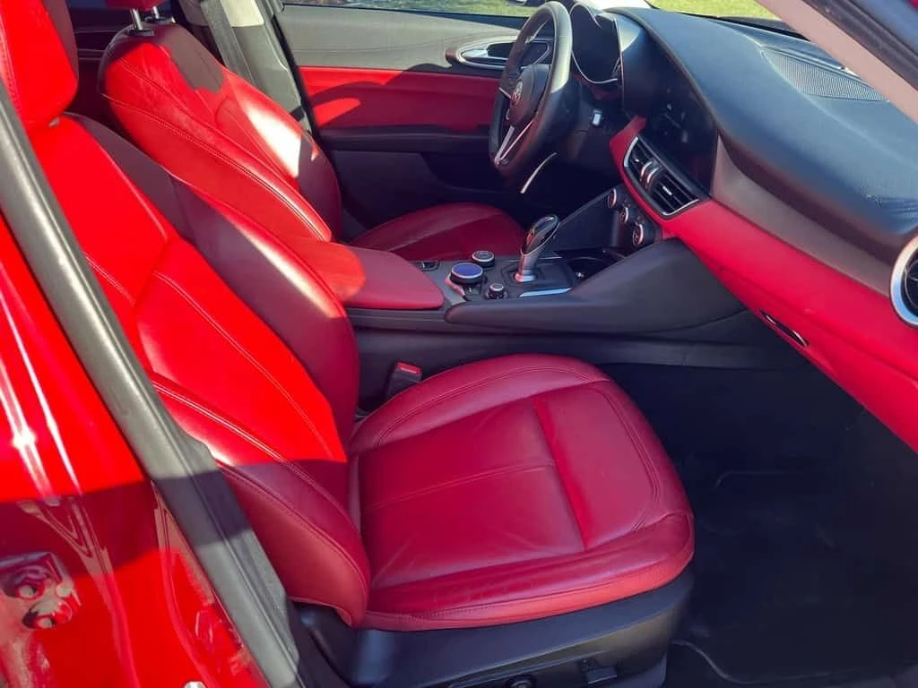 Alfa Romeo Giulia * TI! HIGHLY OPTIONED! * CARFAX * ЦЕНА ДО БГ, снимка 13 - Автомобили и джипове - 53862399