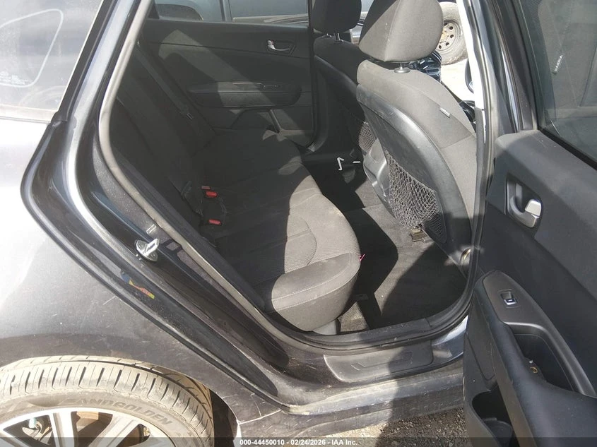 Kia Optima 2.4L I-4 DI, DOHC, VVT, 185HP Front Wheel Drive | Mobile.bg � ����������� 8