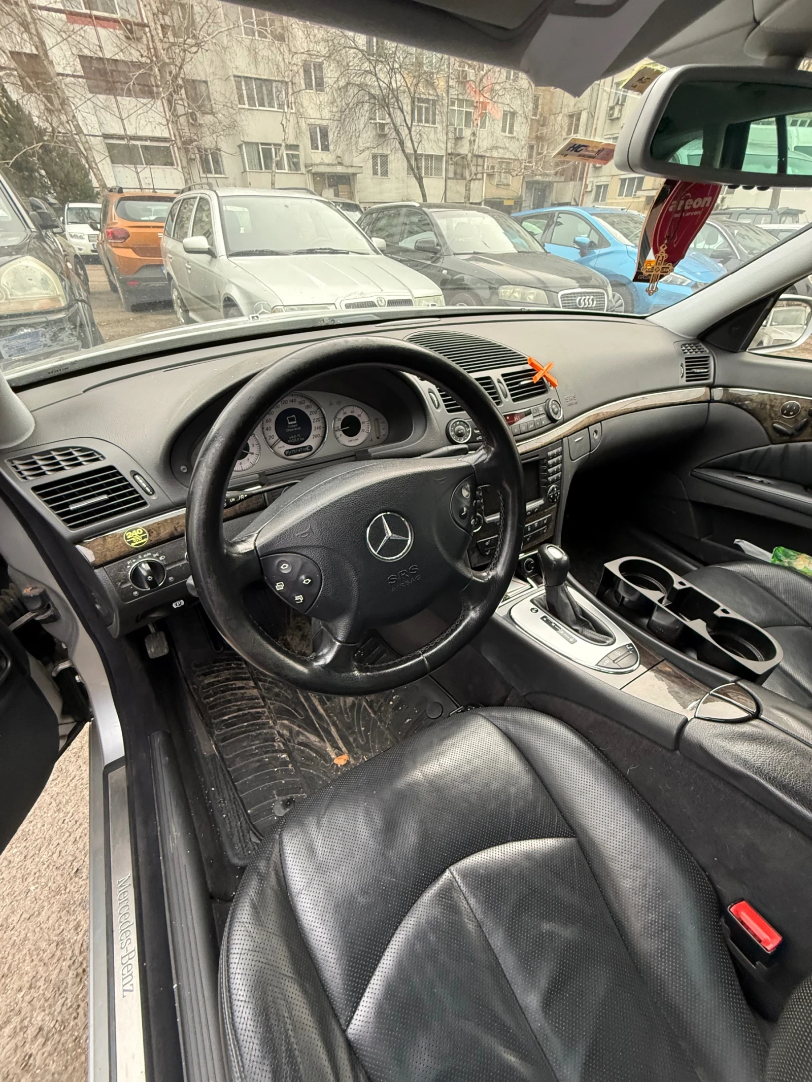 Mercedes-Benz E 500, снимка 7 - Автомобили и джипове - 54155948