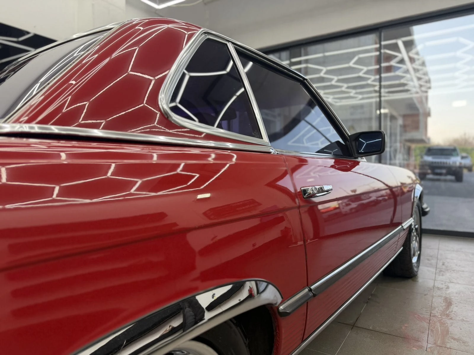 Mercedes-Benz 380, снимка 8 - Автомобили и джипове - 54333567