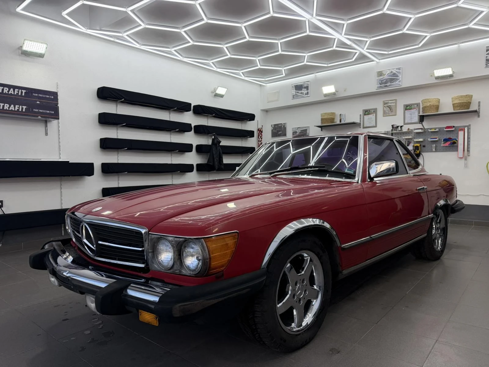 Mercedes-Benz 380, снимка 12 - Автомобили и джипове - 54333567