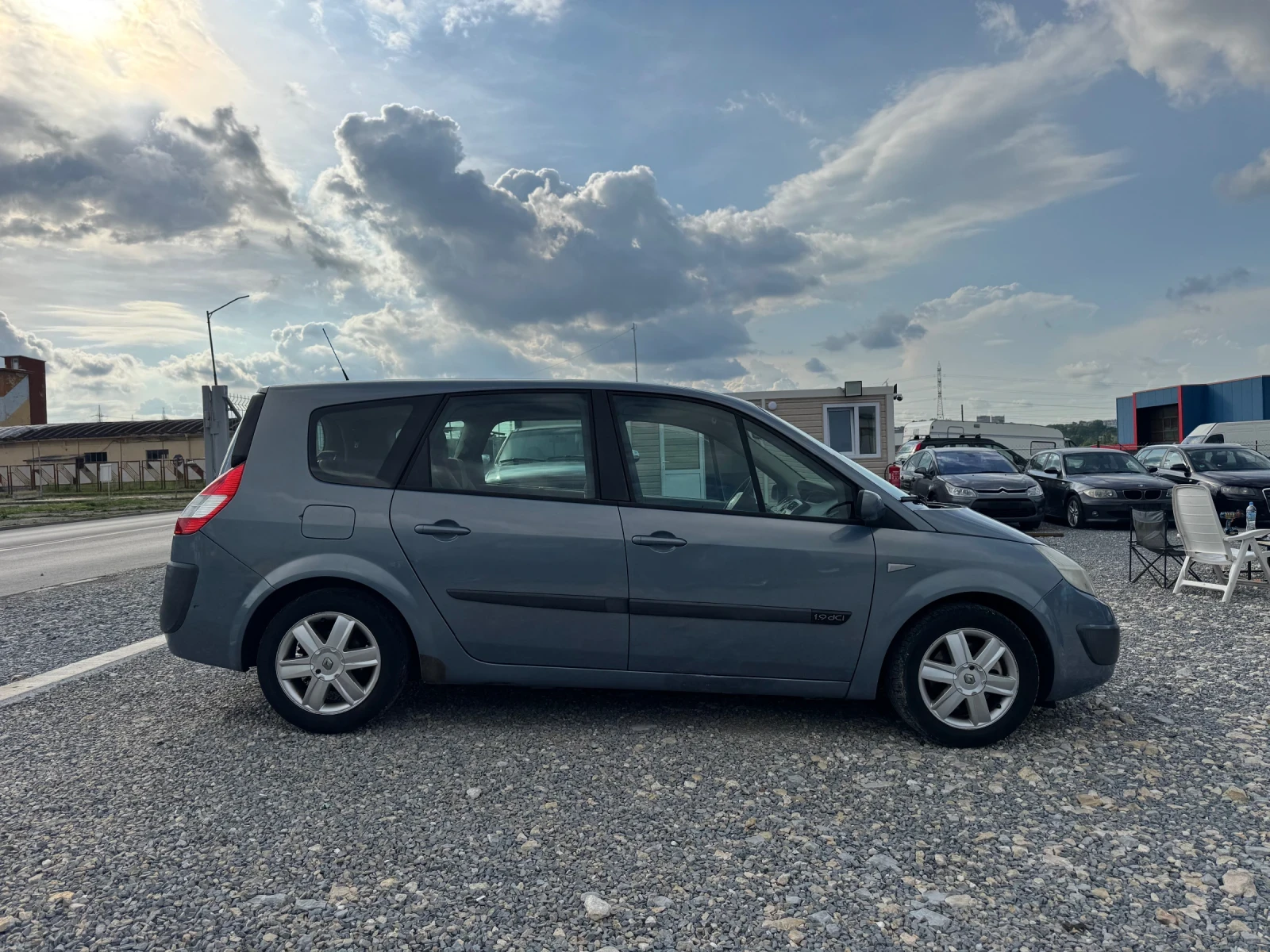 Renault Megane 1.9DCI KLIMATIK, снимка 4 - Автомобили и джипове - 54657137
