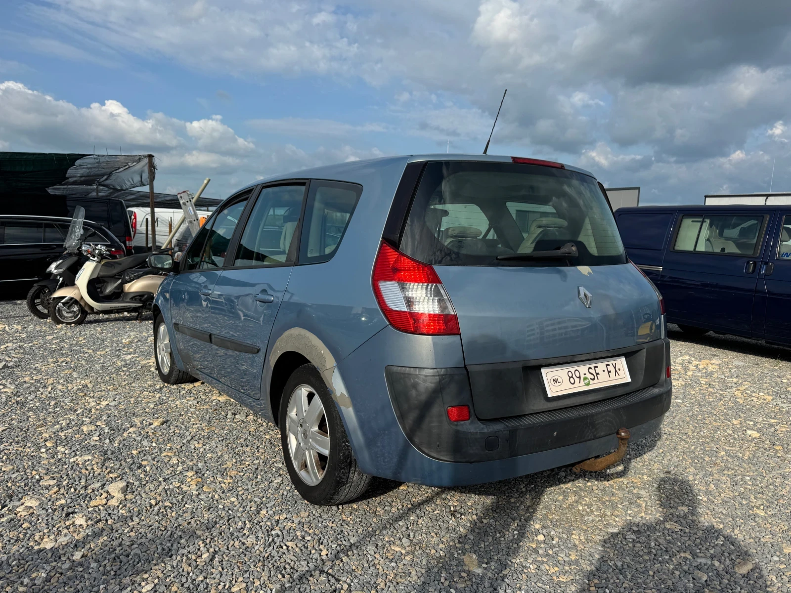 Renault Megane 1.9DCI KLIMATIK, снимка 7 - Автомобили и джипове - 54657137