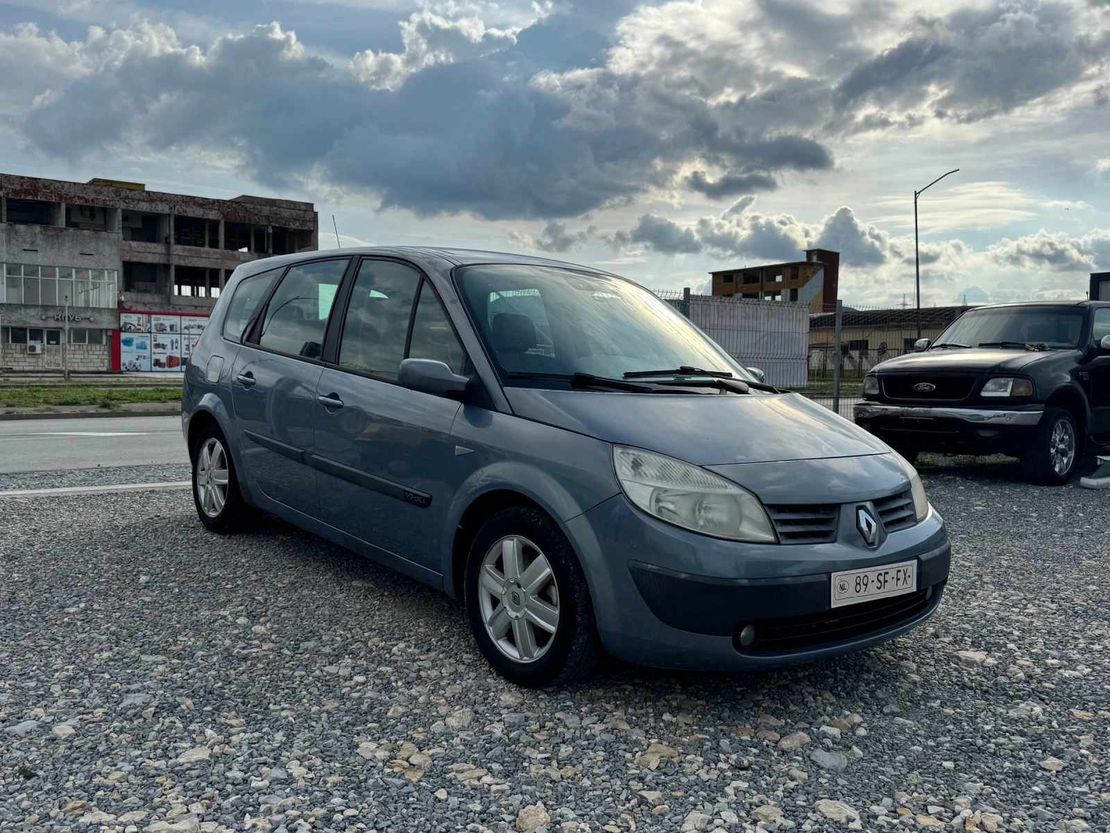 Renault Megane 1.9DCI KLIMATIK, снимка 3 - Автомобили и джипове - 54657137