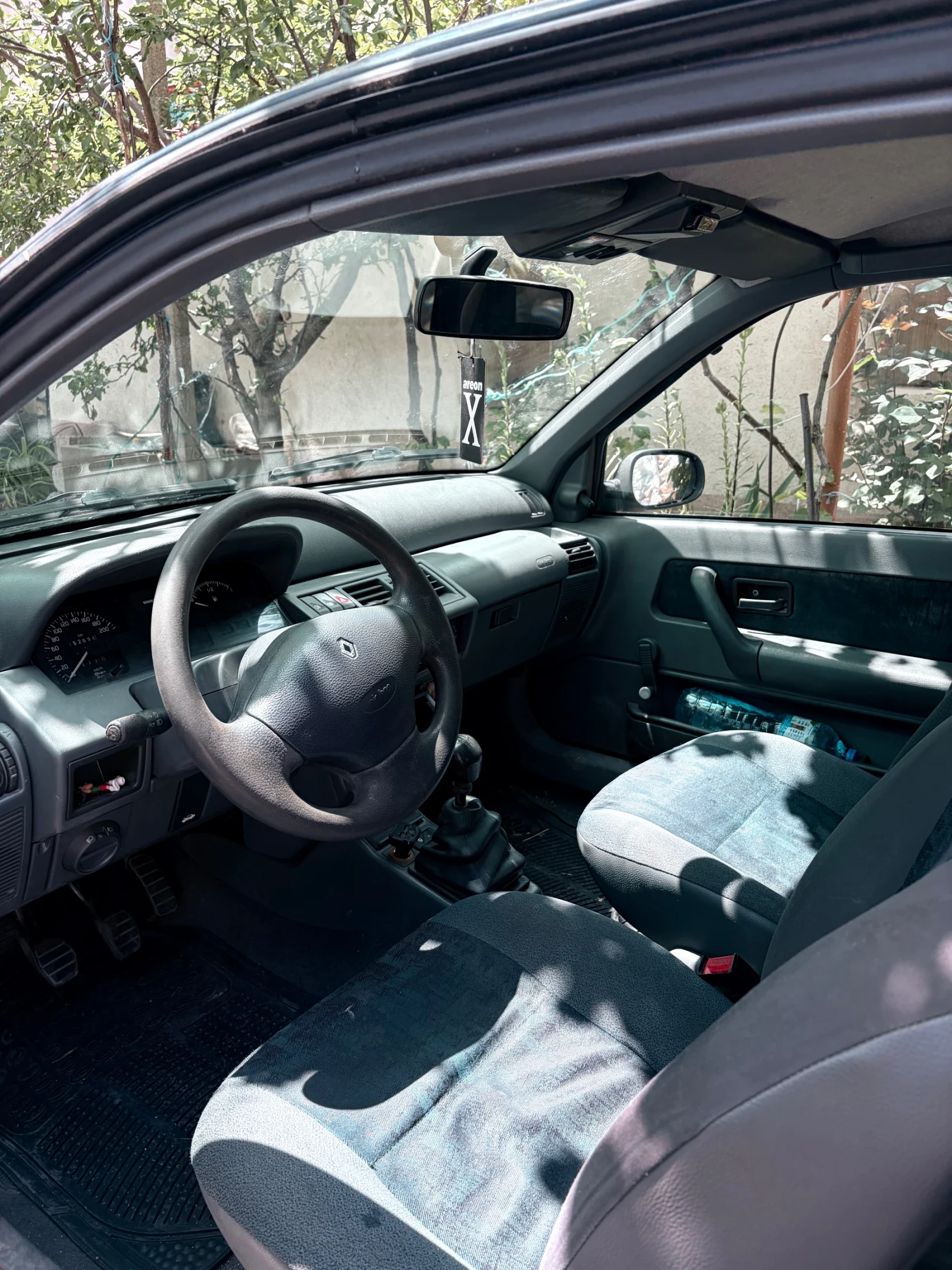 Renault Clio, снимка 6 - Автомобили и джипове - 54677944